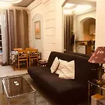 Apartment Living In Paris - Seguier