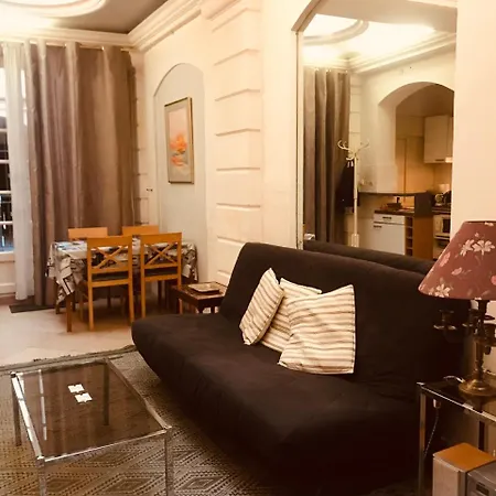 Living In - Seguier Apartment