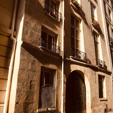 Apartment Living In - Seguier