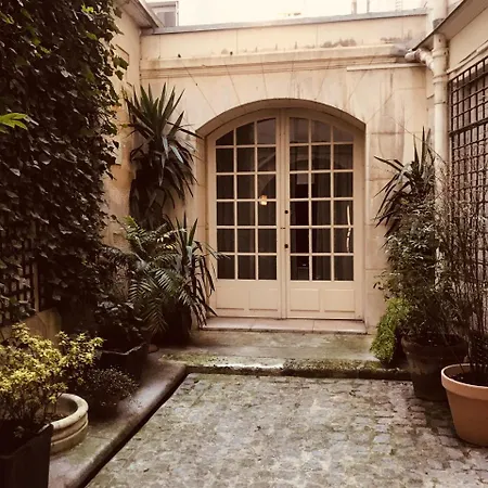 Living In - Seguier Paris
